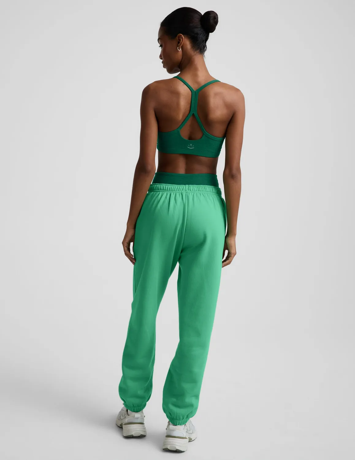 Beyond Yoga LuxeFleece 2.0 Jogger 26 mjukisbyxor jade