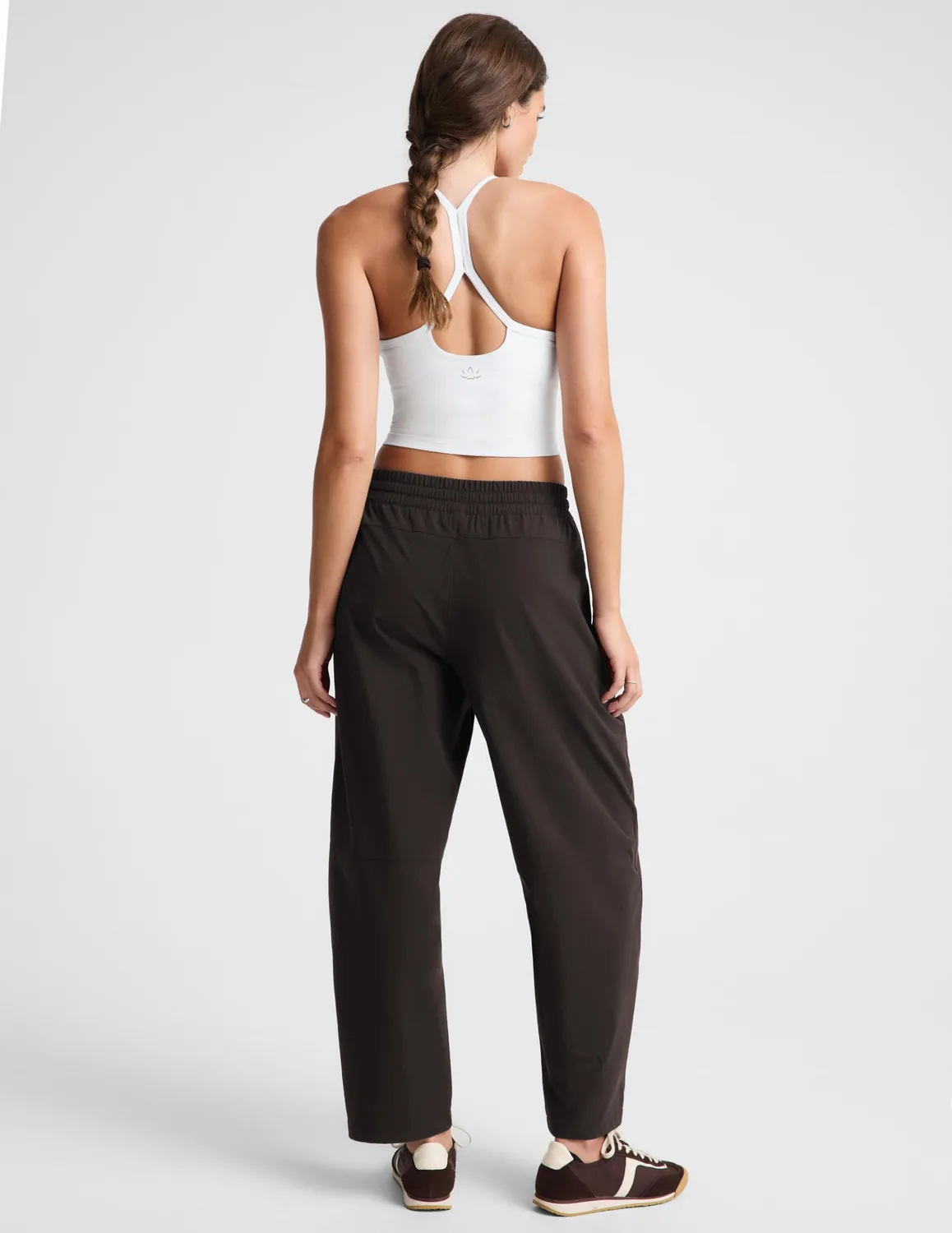 Beyond Yoga Peak Barrel byxor Dark Chocolate resebyxa