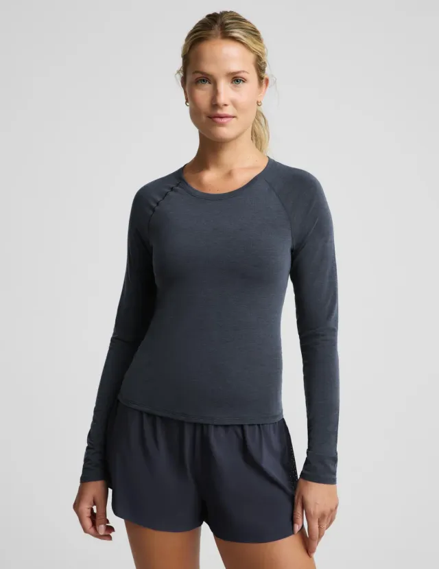 Beyond Yoga Breezeweight Active Long Sleeve träningströja marinblå