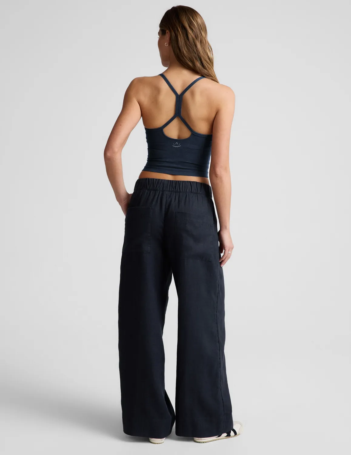 Beyond Yoga SoftWash Linen Easy Wide Leg Pant 29" byxor Nocturnal Navy