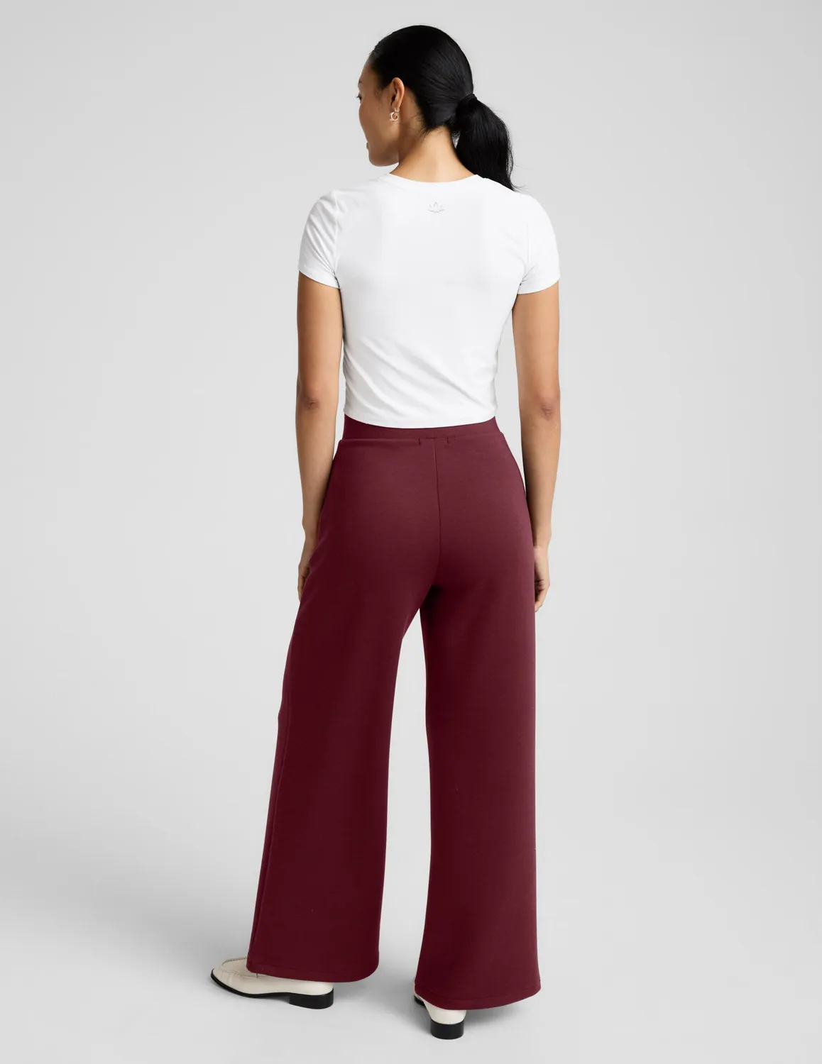 Beyond Yoga SoftSpring Wide Leg Pant 31" mjukisbyxor moody burgundy vida