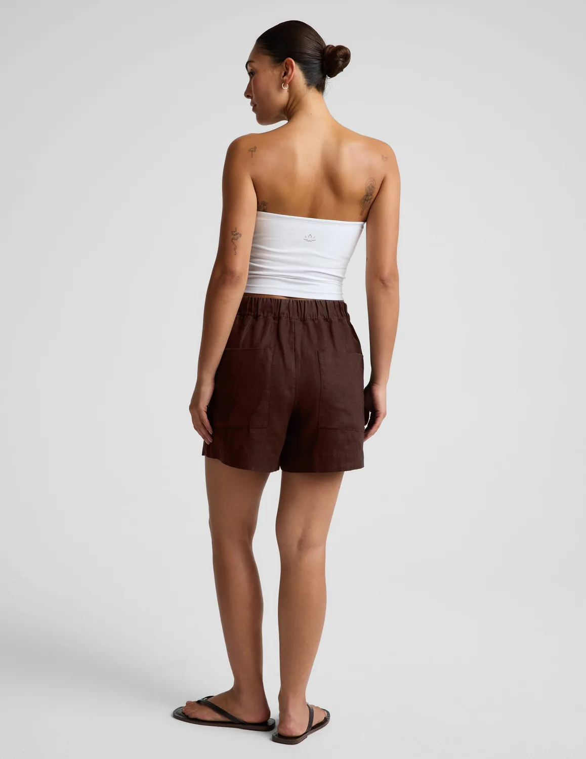 Beyond Yoga SoftWash Linen Easy Short shorts Iced Mocha neutral