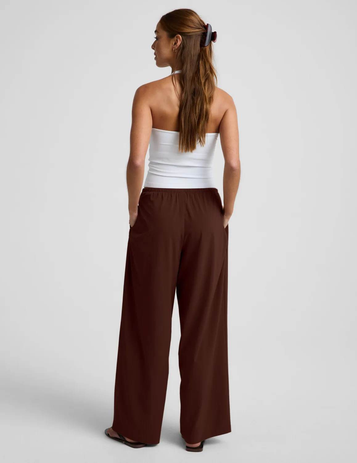 Beyond Yoga Solstice Drawstring Wide Leg Pant 29" byxor Iced Mocha vida