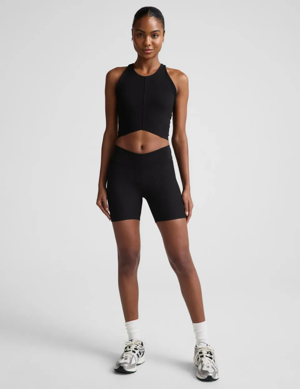Beyond Yoga Impulse Ribbed V-Waist 5" Biker Short shorts Black Onyx ribbad