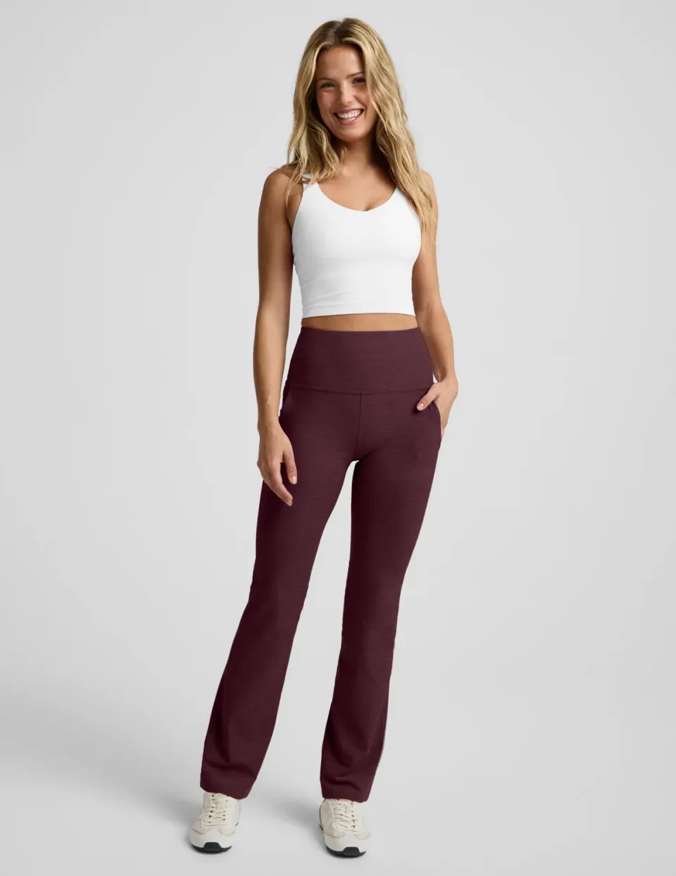 Beyond Yoga Spacedye High Waisted Practice Pocket Bootcut 31" röd