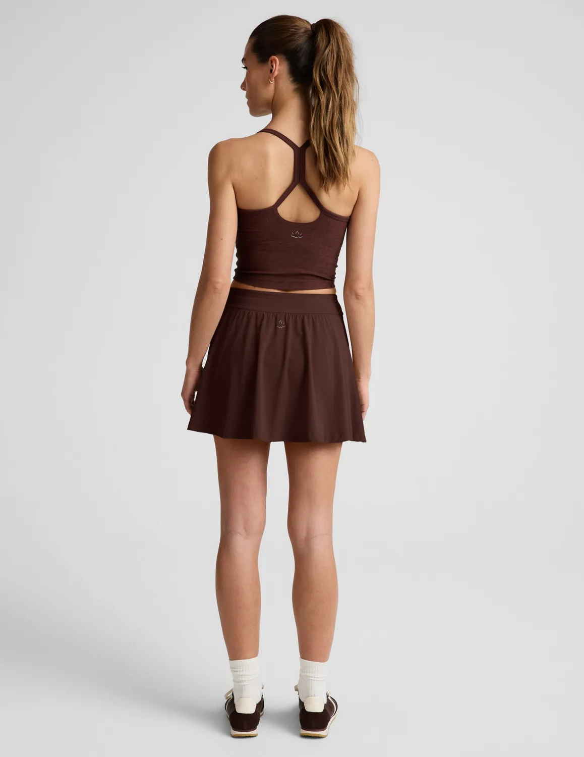 Beyond Yoga Score Pleated tenniskjol iced mocha mini