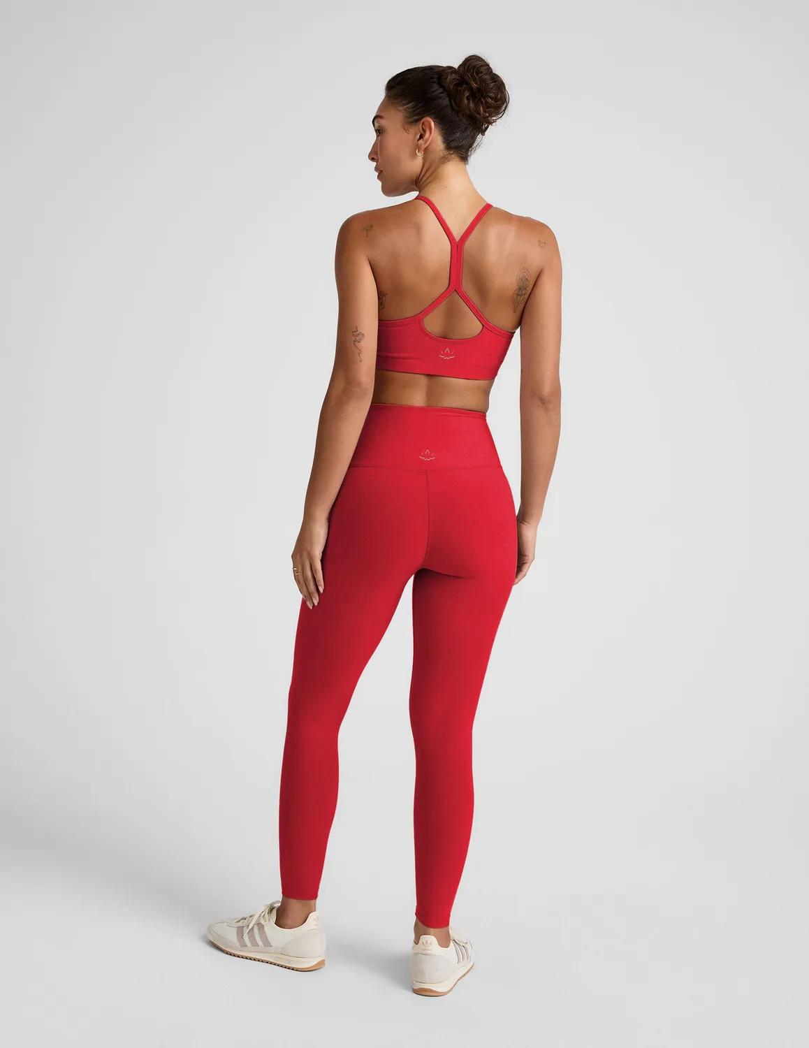 Beyond Yoga Spacedye Slim Racerback sport-bh Chili Red Heather mellanstöd
