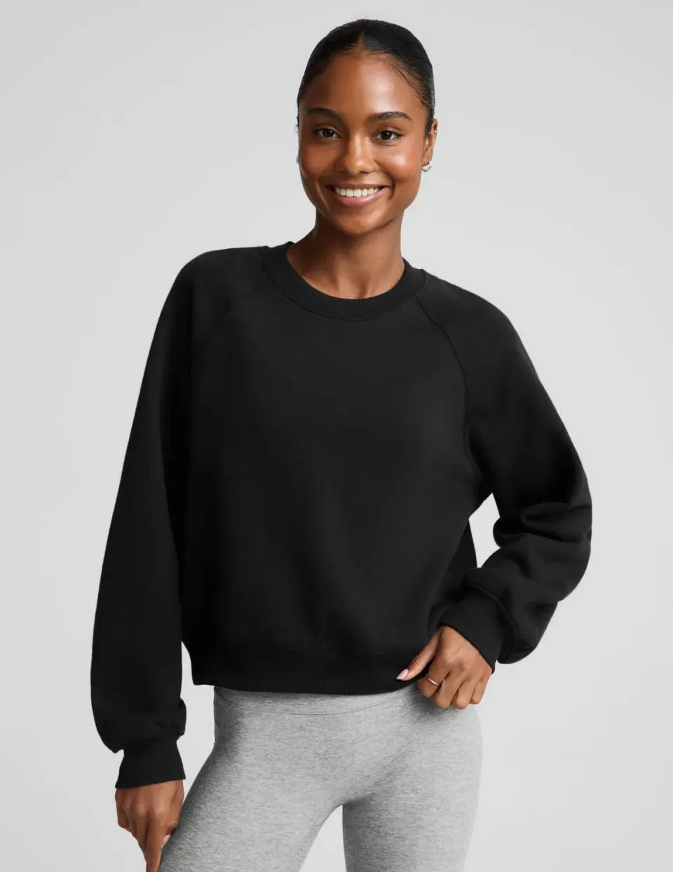 Beyond Yoga LuxeFleece 2.0 Raglan Crewneck sweatshirt svart