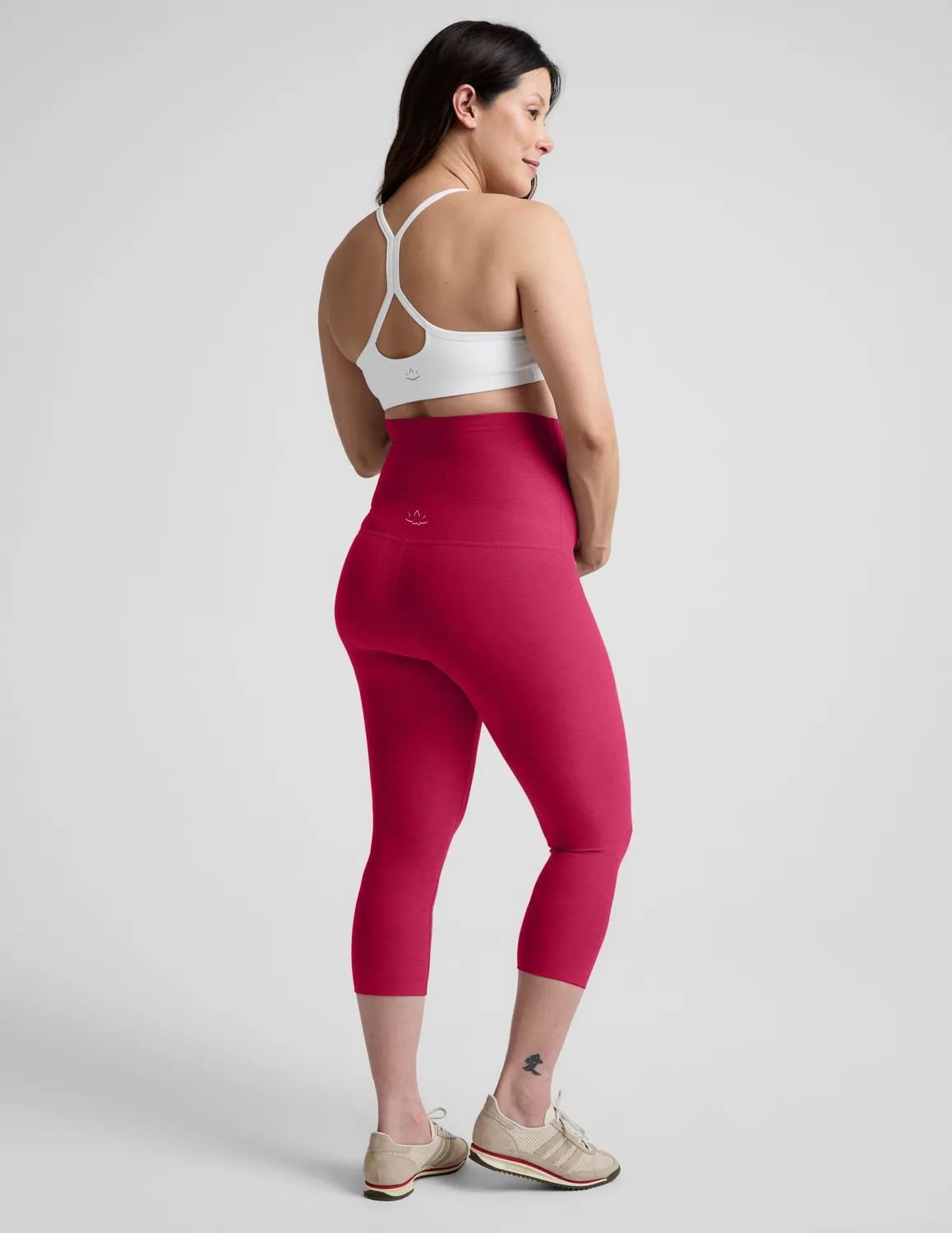 Beyond Yoga Spacedye Love The Bump capri leggings berry red gravid