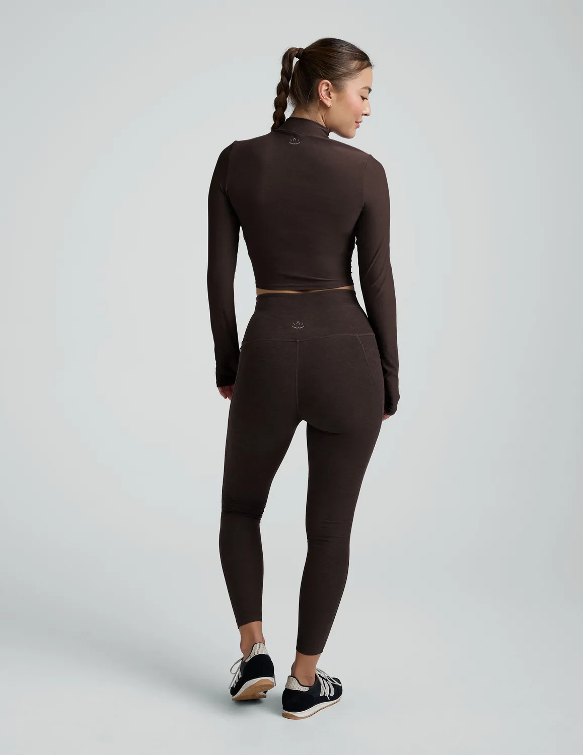 Beyond Yoga Featherweight Moving On Cropped tröja Darkest Night mjuk