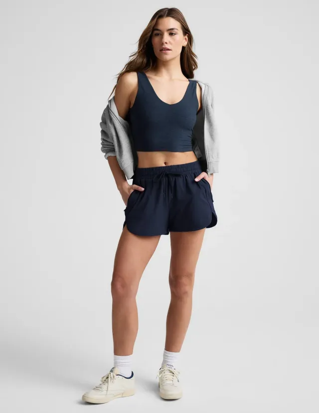 Beyond Yoga Stretch Woven The Course 2.5 shorts Nocturnal Navy lätta