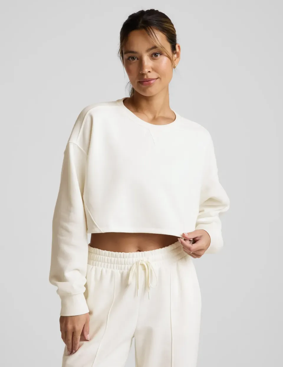 Beyond Yoga LuxeFleece Cropped sweatshirt Fresh Snow vit