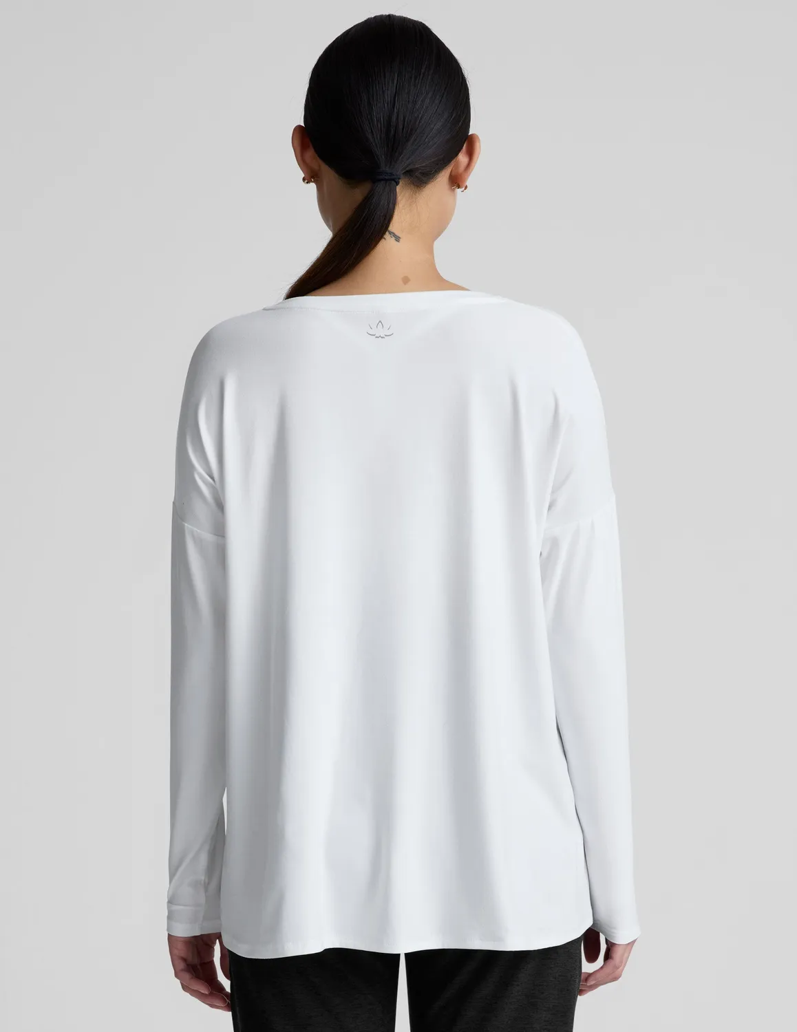 Beyond Yoga Featherweight mammalångärmad topp vit