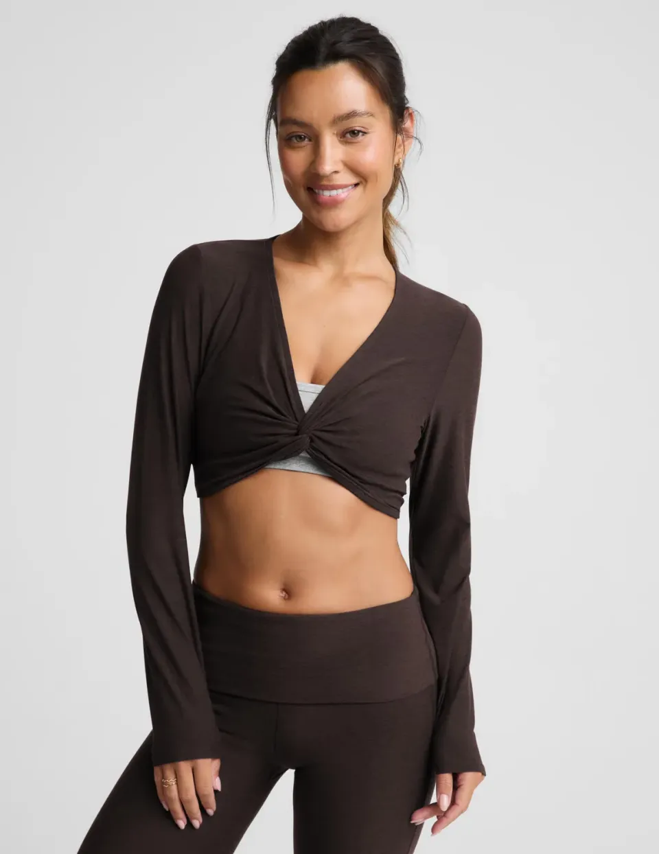 Beyond Yoga Featherweight Plié topp Dark Chocolate