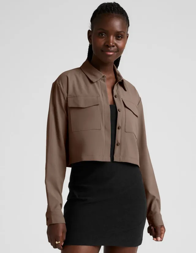 Beyond Yoga Midtown Cropped jacka khaki lös passform