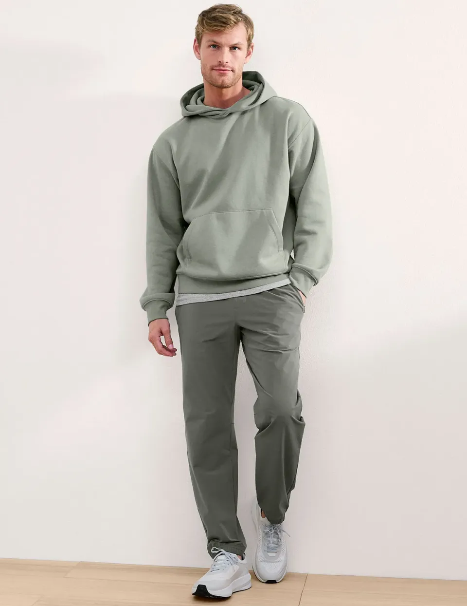 Beyond Yoga On The Go Men's Jogger träningsbyxor dusk basil lätt