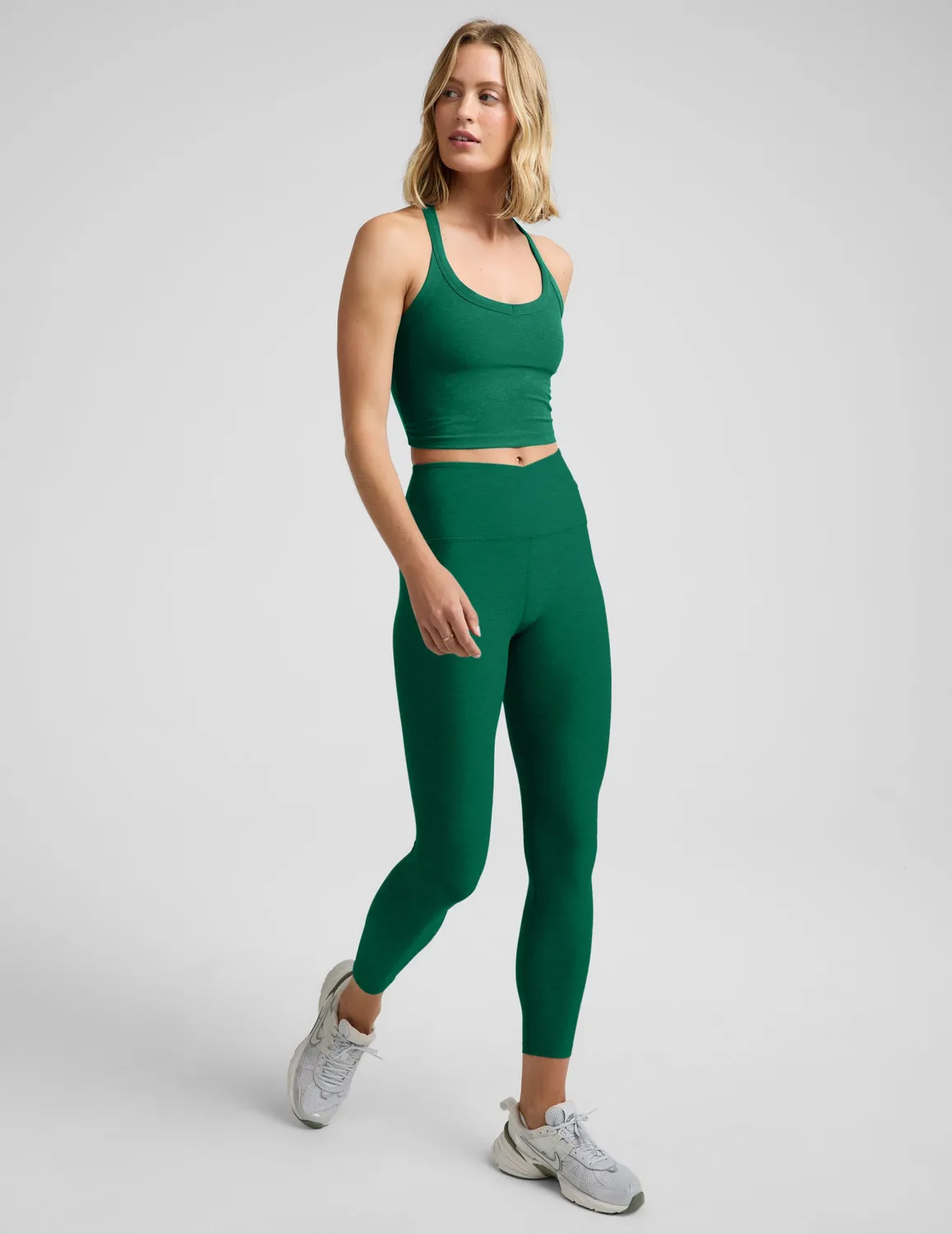 Beyond Yoga Spacedye On The Up Cropped Tank topp Legacy Pine med stöd