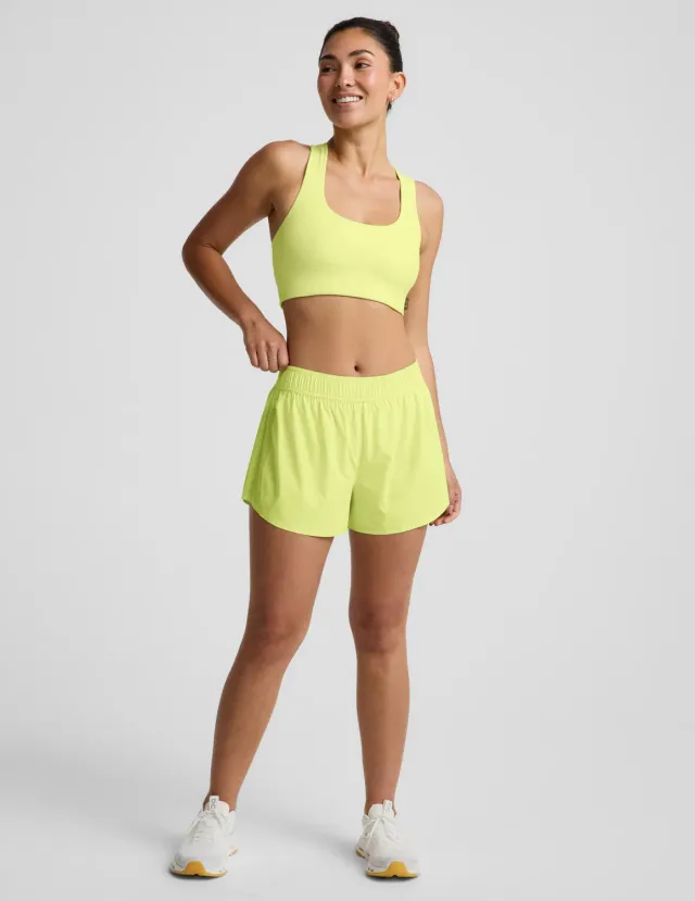 Beyond Yoga Solemate 2.5" löparshorts Electric Lime neon