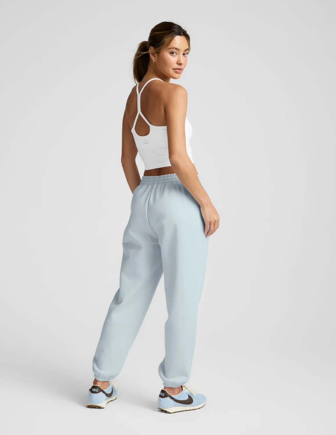 Beyond Yoga LuxeFleece Sweatpant mjukisbyxor ljusblå fickor