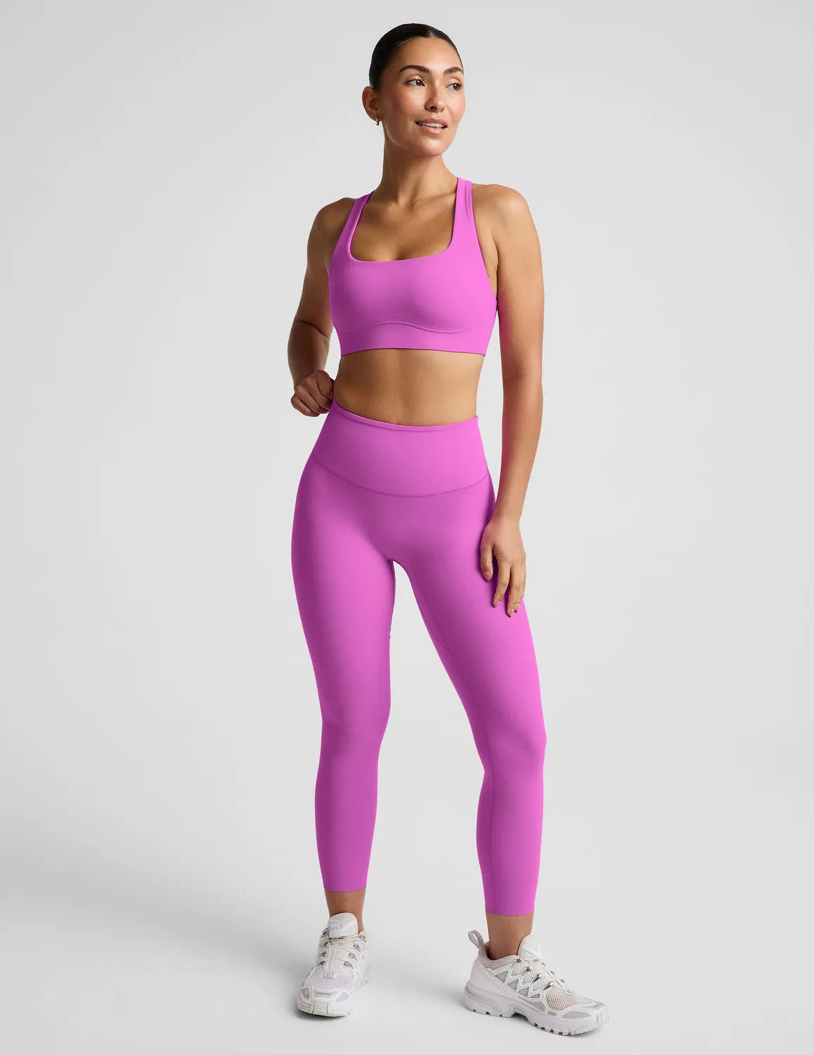 Beyond Yoga Glowzone Medium Impact sport-bh Electric Fuchsia medelstöd