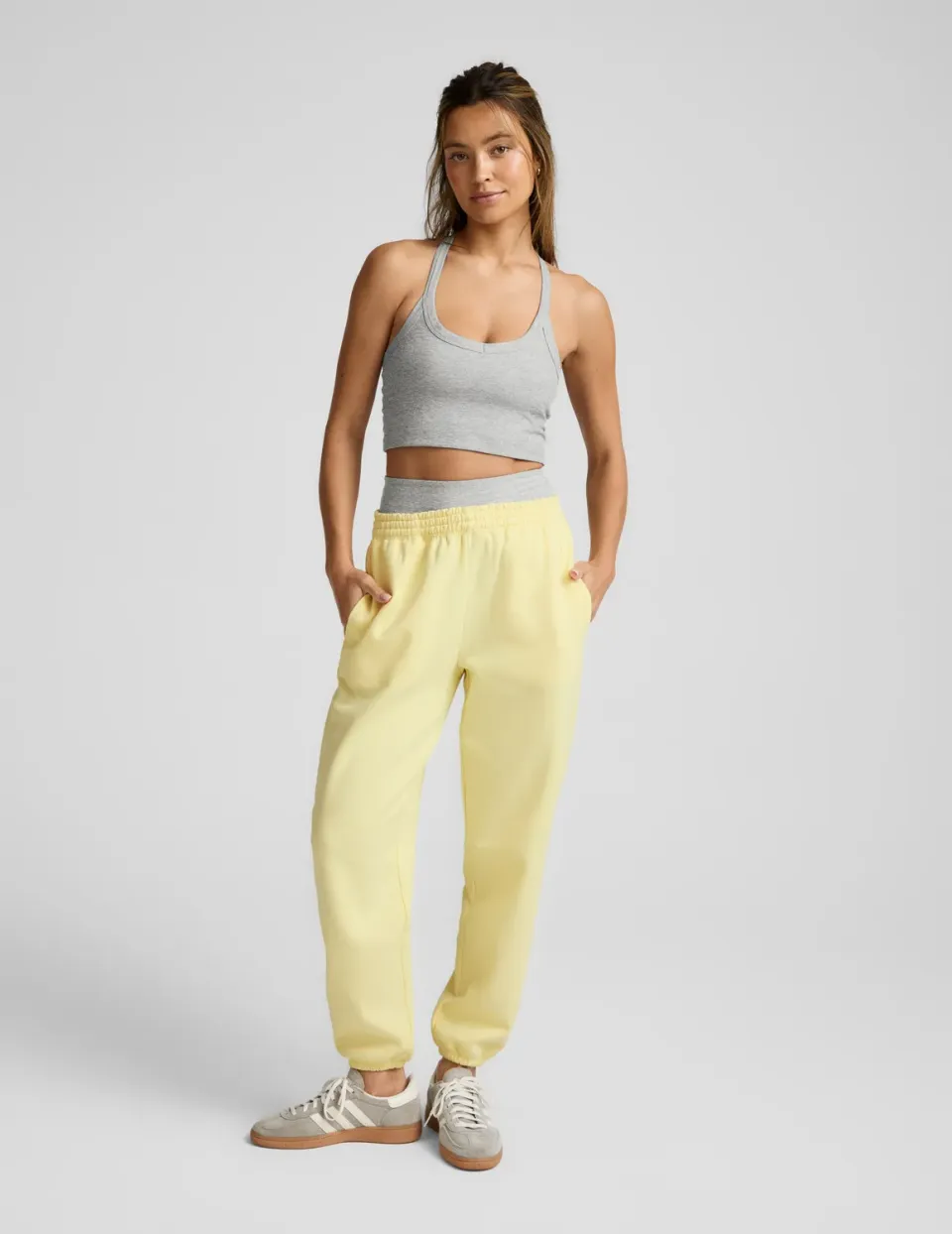 Beyond Yoga LuxeFleece Sweatpant mjukisbyxor gul 29 tum