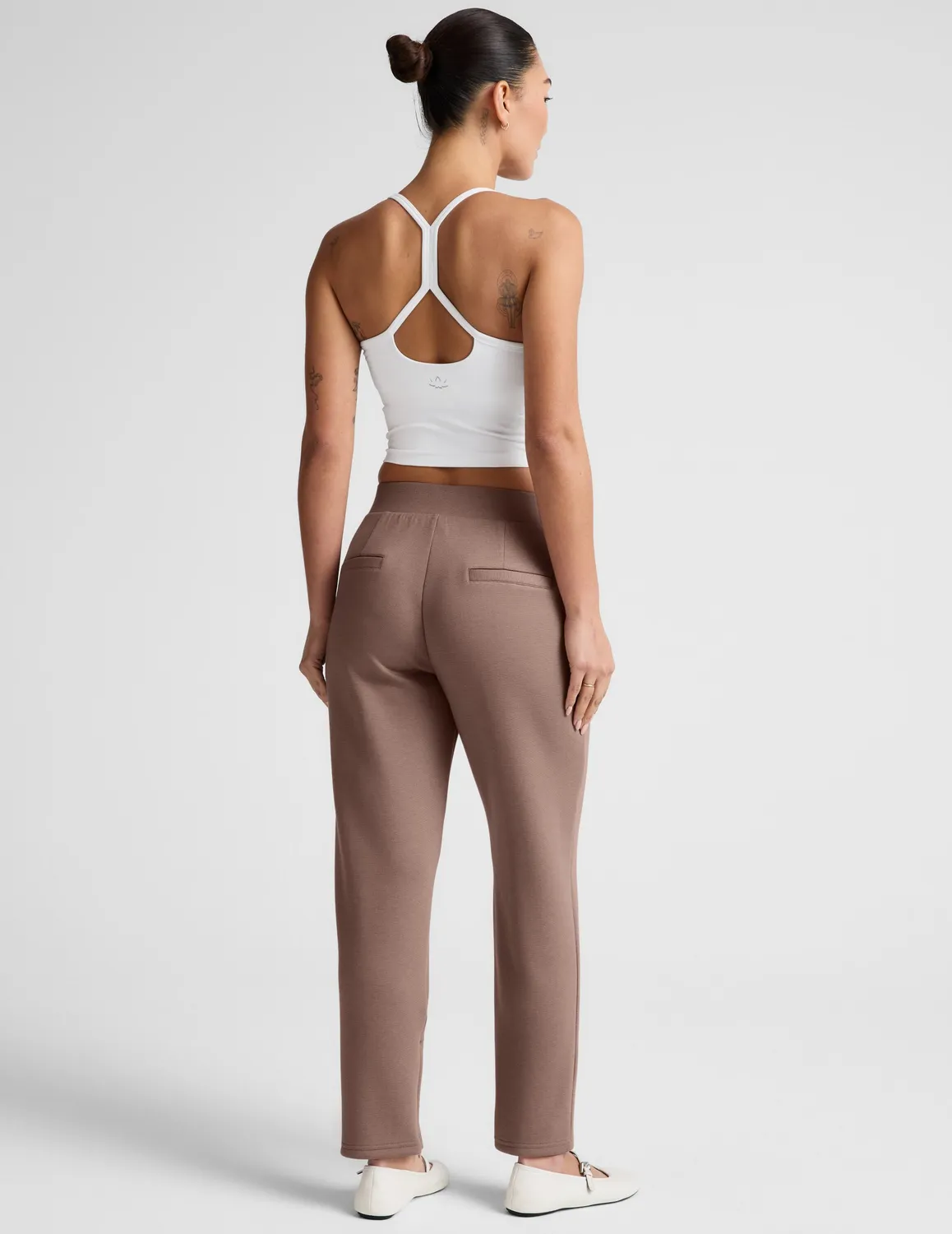 Beyond Yoga SoftSpring Tapered Byxor Rosey Taupe mid-rise
