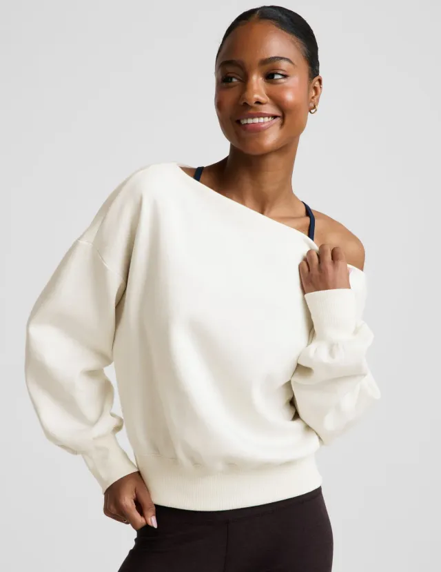 Beyond Yoga LuxeFleece 2.0 Off The Shoulder tröja Fresh Snow bomull