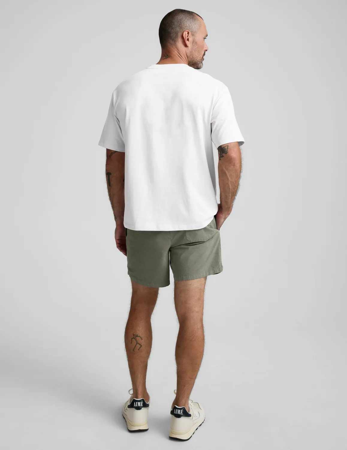 Beyond Yoga Drift Shorts Grey Sage herr elastisk midja