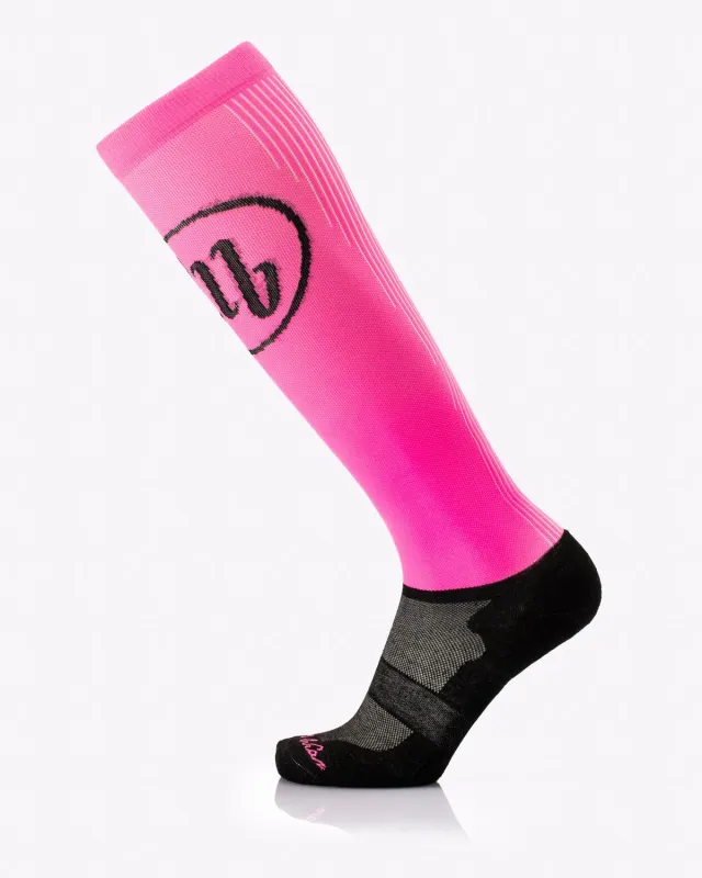 MB Wear MB Trek långa strumpor rosa