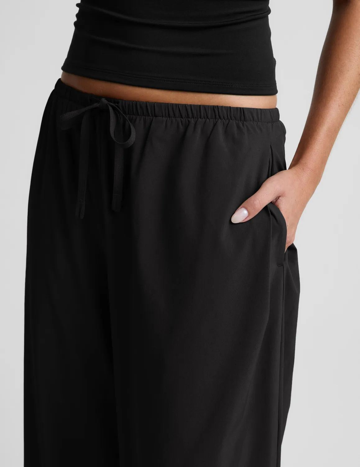 Beyond Yoga Solstice Drawstring Wide Leg Pant 29 byxor svart